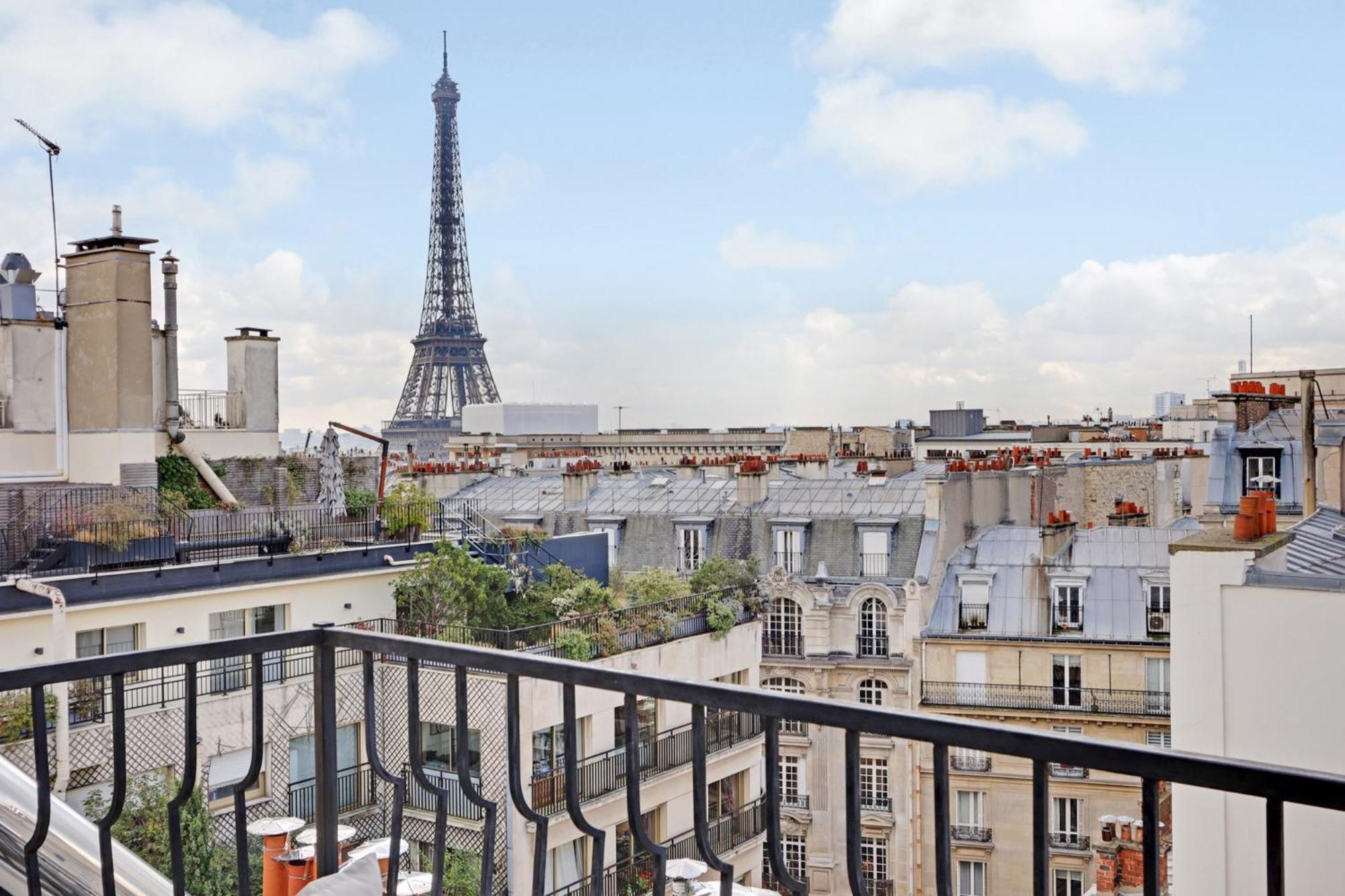 パリEiffel Tower Viewアパートメント エクステリア 写真